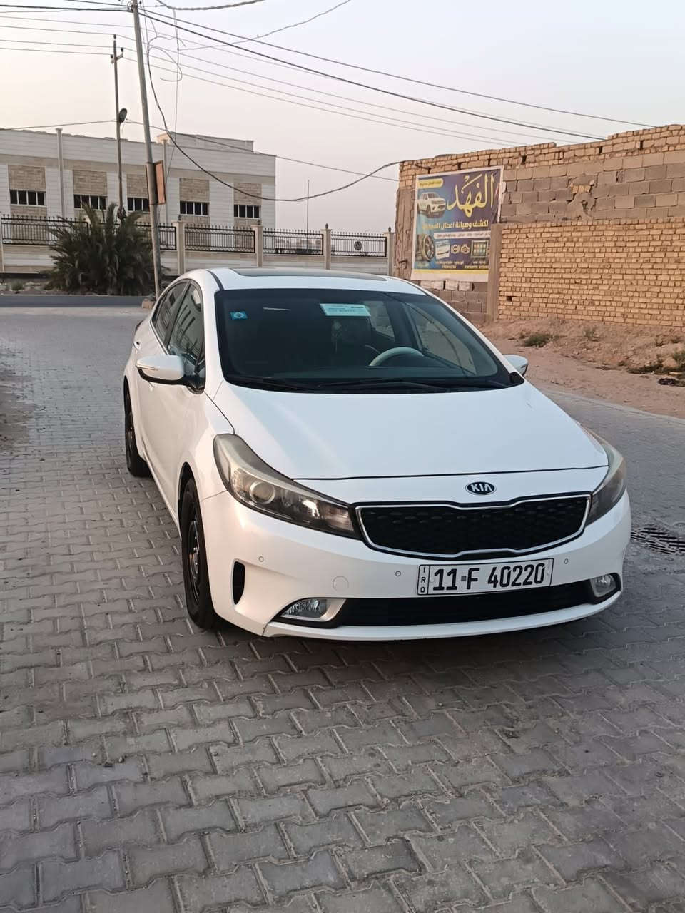 السلام عليكم سيراتو موديل 18سياره جديده ماشيه 90الف سوناره بل منشور رقم بغداد بسمي فول 1/1 له معرفت السعر اتصل *********** مكان السياره السماوه

