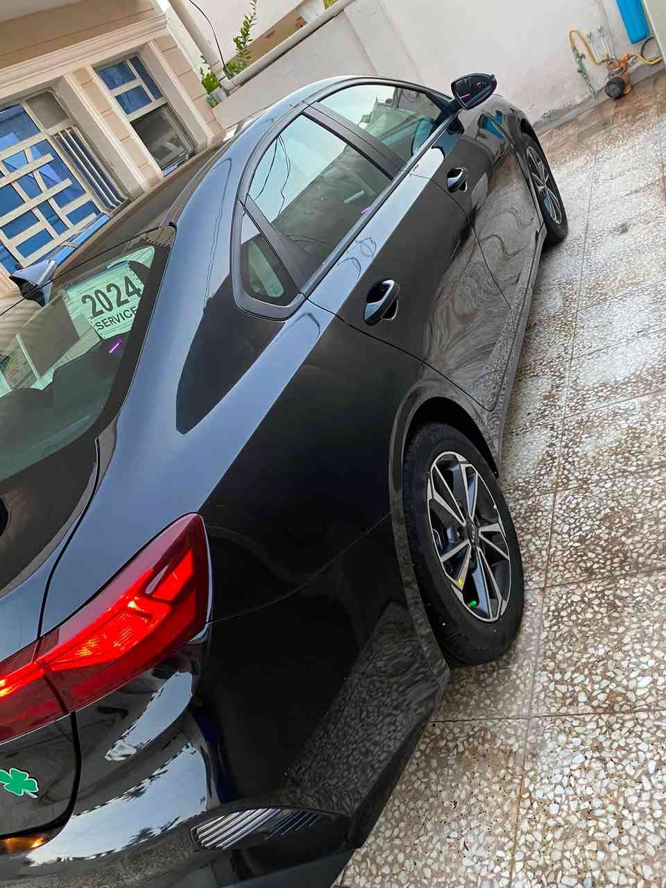 كيا فورتي 2024 وارد أمريكي 🇺🇸
‏❤️حادثهه فقط جاملغ عكس السايق بارد 
💙صور الحادث 👇

https://bid.cars/en/lot/1-78707424/2024-KIA-Forte-3KPF24AD0RE837171#

📍 رقم بغداد بسمي 
⚙️ المحرك: 2000 دوش

ماشيه ١٤ الف 

المواصفات:
🔥 نشره داخليه محيطيه 🔥
 • رادار أمامي
 • تحديد مسار / سياقة ذاتية
 • Auto Brake – توقف ذاتي عند الاقتراب ⛔️
 • كاميرا خلفية دوّارة 📷
 • شاشة كبيرة تدعم Android Auto / Apple CarPlay 📲
 • فول تحكمات ستيرن
 • 3 أنظمة قيادة: Sport / Normal / Smart
 • كروز مثبت سرعة
 • ويل كب كروم
 • منافذ USB / AUX / 12V
 • 4 دسك + ABS + مانع انزلاق

✅ السيارة بدون أي نقص
السعر  153 وبيهه مجال بسيط 

📍 العنوان: بغداد – الرصافة_حي القاهره

📞 ***********
