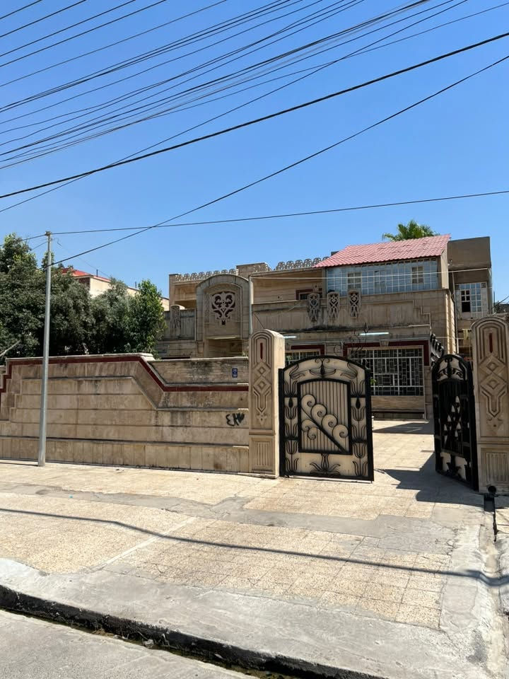 🔴عقار للبيع من :
🛑عروض مكتب ((العلاف)) لتجارة العقارات 🌟

🏠دار للبيع أو للإيجار مساحة 600 متر الواجهة 20 متر ✨

🔴طابقين بناء قديم بحساب ارض ⚡️

1️⃣الطابق الاول : ثلاثة غرفة نوم + هول + استقبال + كراج + حديقة + مطبخ + صحيات 🚾

2️⃣الطابق الثاني : أربعة غرفة نوم + هول + سطح + صحيات 🚾

📄سند سكني ملك صرف / شرط القرار التمليك والتحويل 

❌لانتعامل برفع سعر العقار عن سعرة الآصلي نجمع البايع بالمشتري مباشرتأ _ لا نوقف البيعة بخلاف عن الدالية

🛑موقع مميز جداً 💥

🌍الموقع / حي الزراعي قرب (( لأرينا ماركت )) 🏭

🛑يقع على شارع 20 متر تبليط 💥

للأستفسار

⏮️مراجعة مكتب العلاف لتجارة العقارات 🌟

أو الاتصال

☎️ أسيا ***********

أو

☎️ كورك ***********

⏪️مع العلاف للعقار استثمارك في آمان ⭐️

🌐عنوان المكتب / الموصل _ حي الزراعي قرب جسر السويس 🔥

📌نستقبل عقاراتكم وطلباتكم العقارية .
