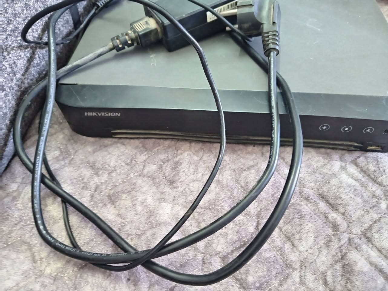 السلام عليكم DVR من شركه هيكفجن 16 جنل مع هار للبيع 4 تيرا للتواصل خاص او ***********
