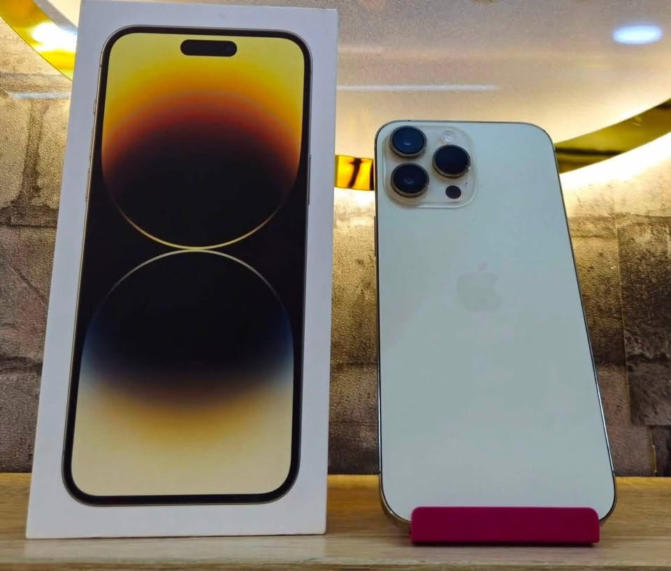 14 بروماكس
256
مبدل شاشه اصليه وبطاريه اصليه 

‭***********‬
سعر 350 
قطعه اصليه مو ابل فيس ايدي شغال

