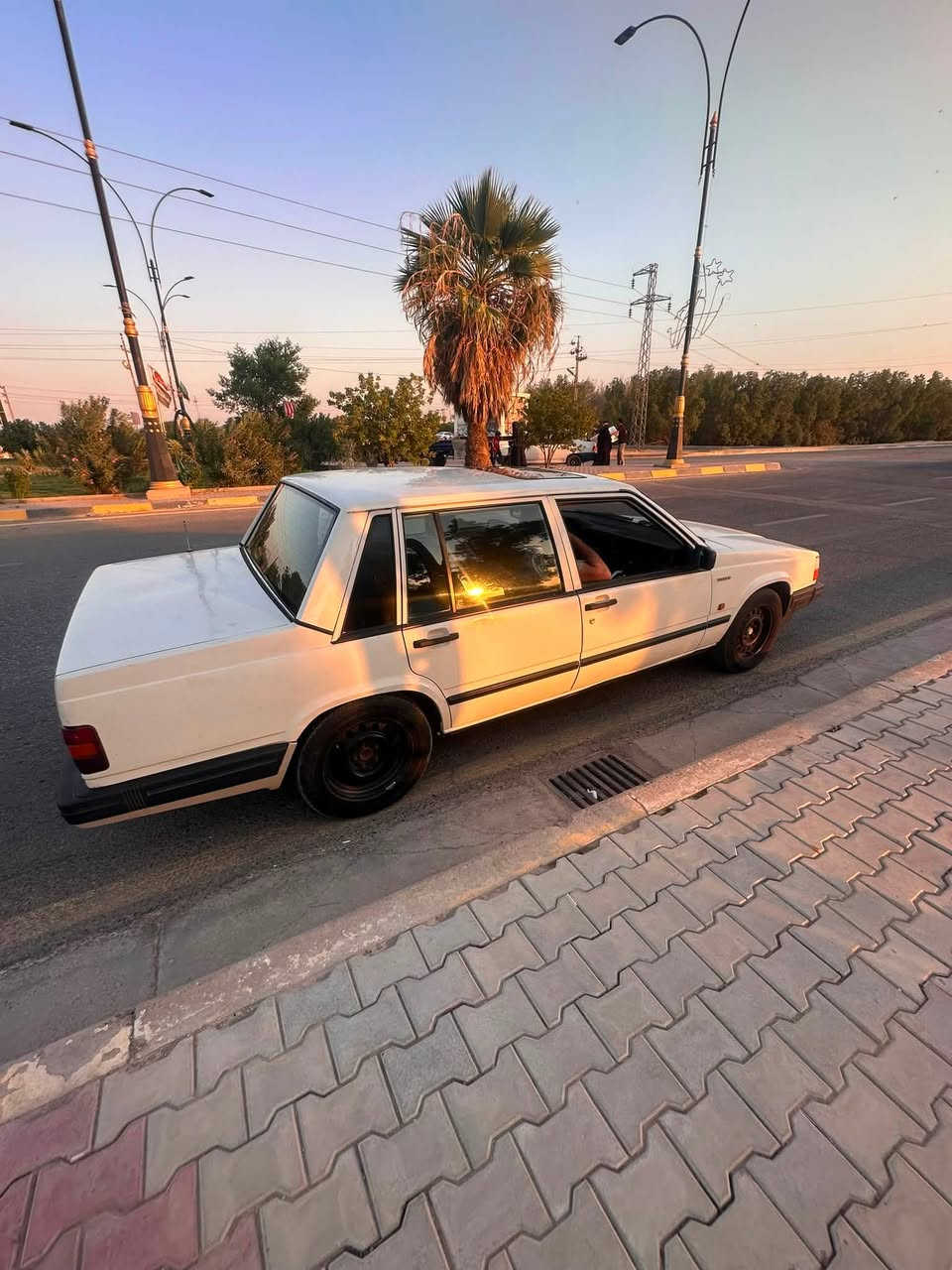 🚘 للبيع فولفو 740 موديل 1990 🚘
🔹 رقم إنكليزي — مشروع وطني
🔹 السنوية لحد 2030
🔹 مكينة عادي، بخاخ، مكفولة وخير من الله
🔹 كير أوتوماتيك مكفول
🔹 حدادية كلش نظيفة ومنضومة
🔹 مي شادلة جديدة، تنسى شي اسمه حرارة 🔥
🔹 الغرفة كلش نظيفة
🔹 فتحة سقف شغالة
🔹 جام أمامي فقط كهرباء
🔹 تحكم مرايا كهرباء
🔹 السيارة نصبتهـا كلش حلوة ومرتبة
🔹 متصرف عليها من الجناي للباب 👌

💰 السعر: 43 قفل
واللي يعجبه السعر خابر، وتدلل 🌹

📞 للاستفسار: ***********
📍 المكان: بابل – الكفل

السيارة جاهزة وما تحتاج شي، والرزق على الله 🤲

