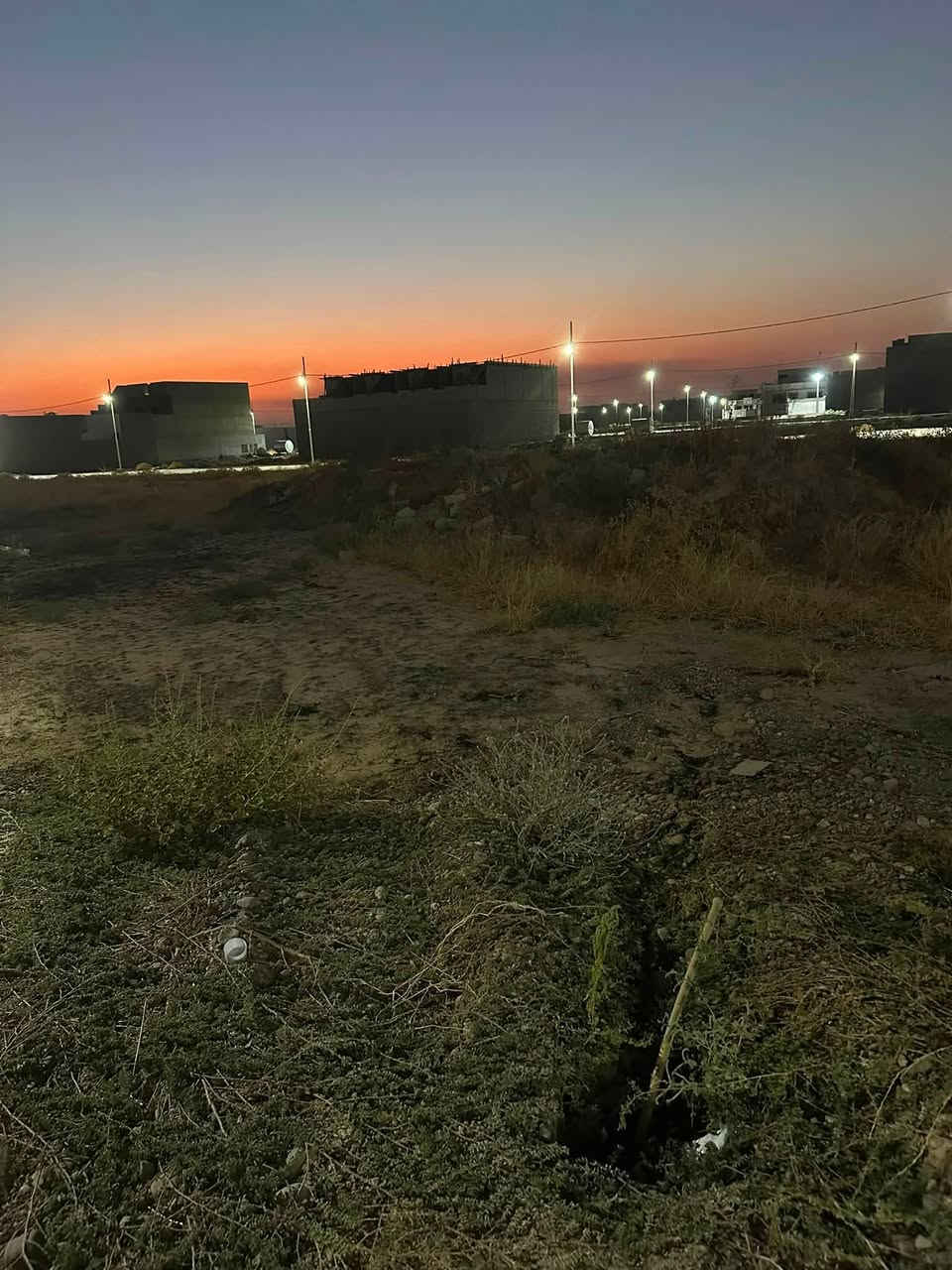 قطعة طابو  زراعي حي بدر مقابيل المجمع الجديد
ثالث فرع خلف التجاري 

المساحة ٢٠٠ م 

للاستفسار الاتصال ع الرقم 

***********@إشارة
