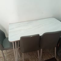 مرمر ثقيل • ١٤٠×٨٠ سم • ٥ كراسي