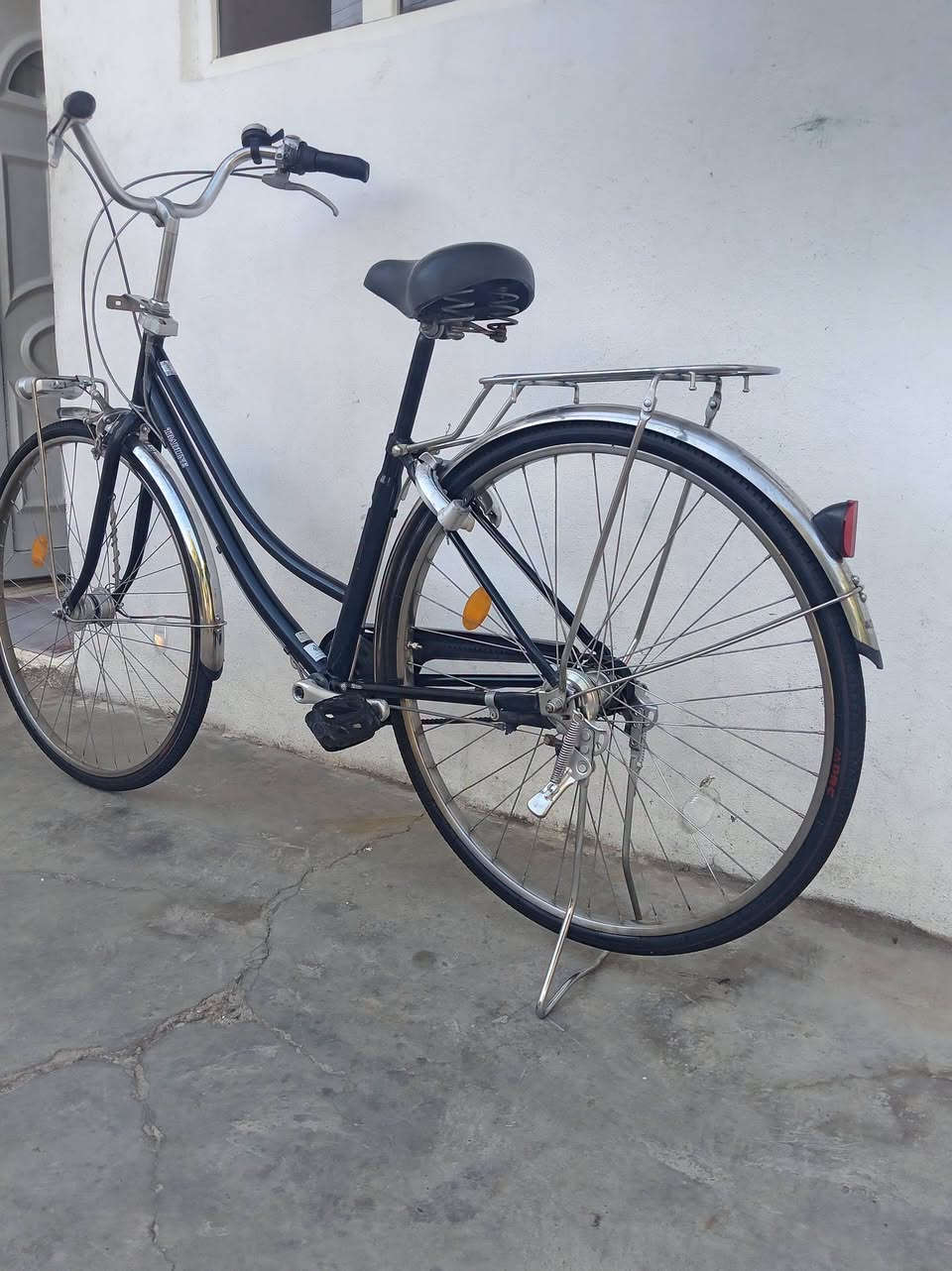🚲🔥 بايسكل ياباني حجم 27 للبيع 🔥🚲 
 ياباني نظيف  لوك مال حاويه ✨
🔧 المواصفات:
⚙️ وياله استيل والچاملغات استيل
⚙️ گير 3 نمر
💡 حساس دبل عدسة
🔐 قفل مركزي
⚡ تقفل التاير اخلفي ينقفل ويا الستيرن🆕 
🔗 البايسكل قايش بدل الزنجير
🚲تايرات جدد  نوعيه فيتنام 🇻🇳
💵 السعر 200 قفل.  جماعه  190 لاتعلق 
💯 نظيف وجاهز للاستخدام 🚲🔥
📩 للاستفسار مراسلة ***********
