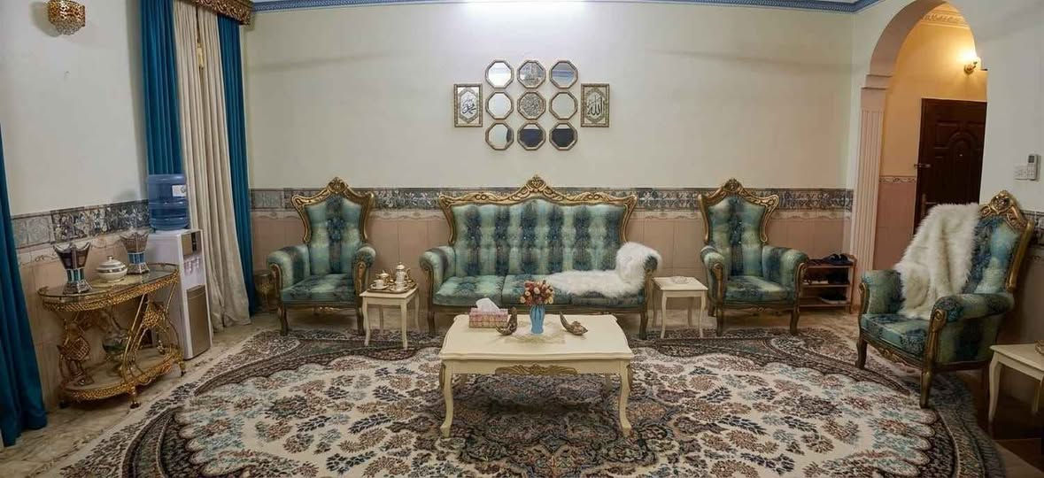 تخم ملكي
استعمال قليل
نظيف جدا
جديد
*********** النجف, العراق
