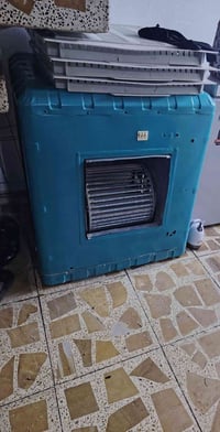 لبيع مبرده  حجم ٢ ونص ستعمال موسم واحد ١٠٠ بيه مجال العنوان شارع حيفاء...