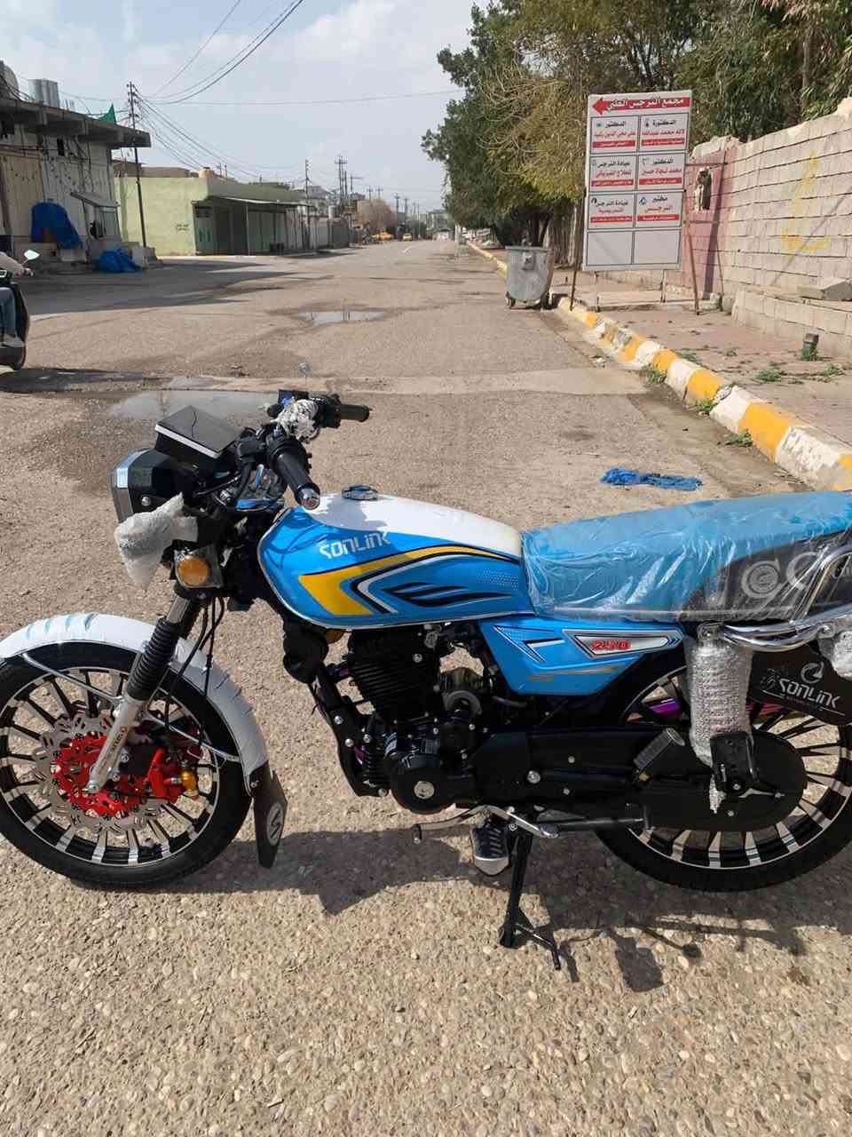 سلام عليكم سونيك موديل 25خمسه كير حجم 250شرط كفاله عامه صارله شهرين تقريبا أو اكثر بعده شركه شرط شلعه و معدل سعر مليون 100بي مجال استفسارخابر ع رقم ***********
