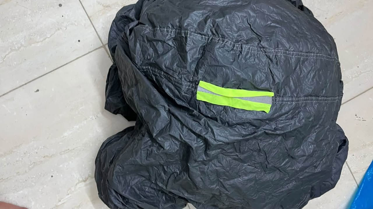 السلام عليكم حادر مال كورله ابلادي يصير قطعتين مبطن بي سحاب مال باب السايق وأرضيات كورله الباديه ما مفتوحات الجادر سعره 25 والأرضيات 40 مكاني بغداد ***********
