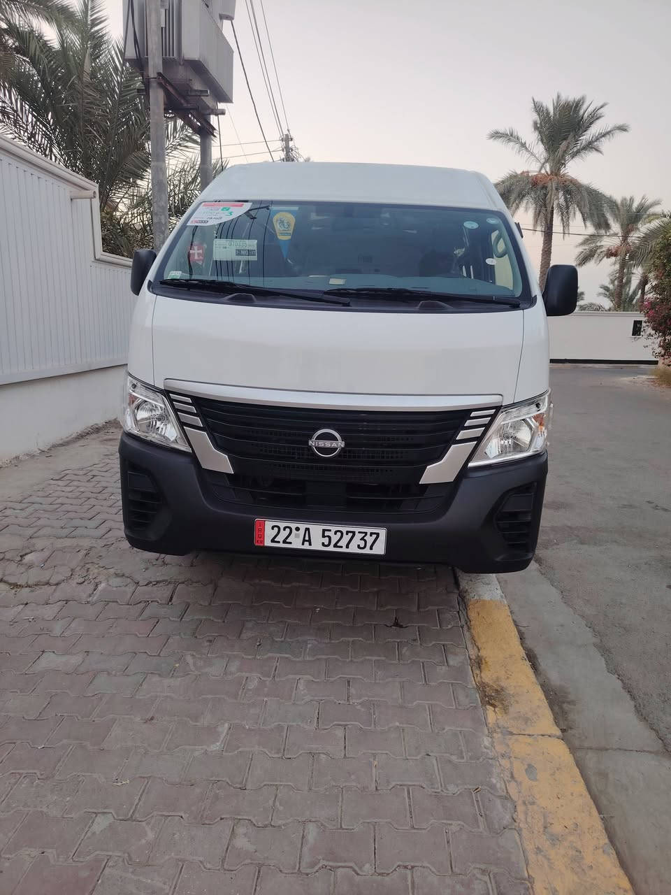 سلام عليكم نيسان يورفان  2024 ماشيه ٢٣ كيلو متر  دوشمه عامه سياره جاهزه  الاستفسار ع ***********
