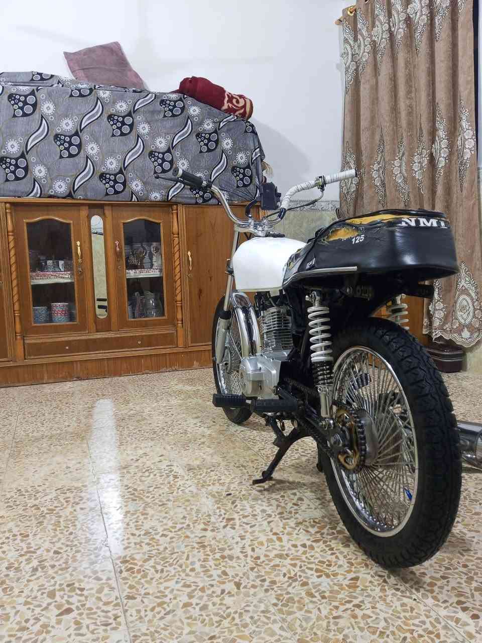 سلام عليكم 👋
دراجه اربعه كير 🏍
مديل 23 
رقم وسنويه سنويه29 
مفتوحه مبدله بوشه وبستم 
السعر 825وبيها مجال بسيط 
مكان نجف حي الميلاد  
رقم الهاتف ***********
