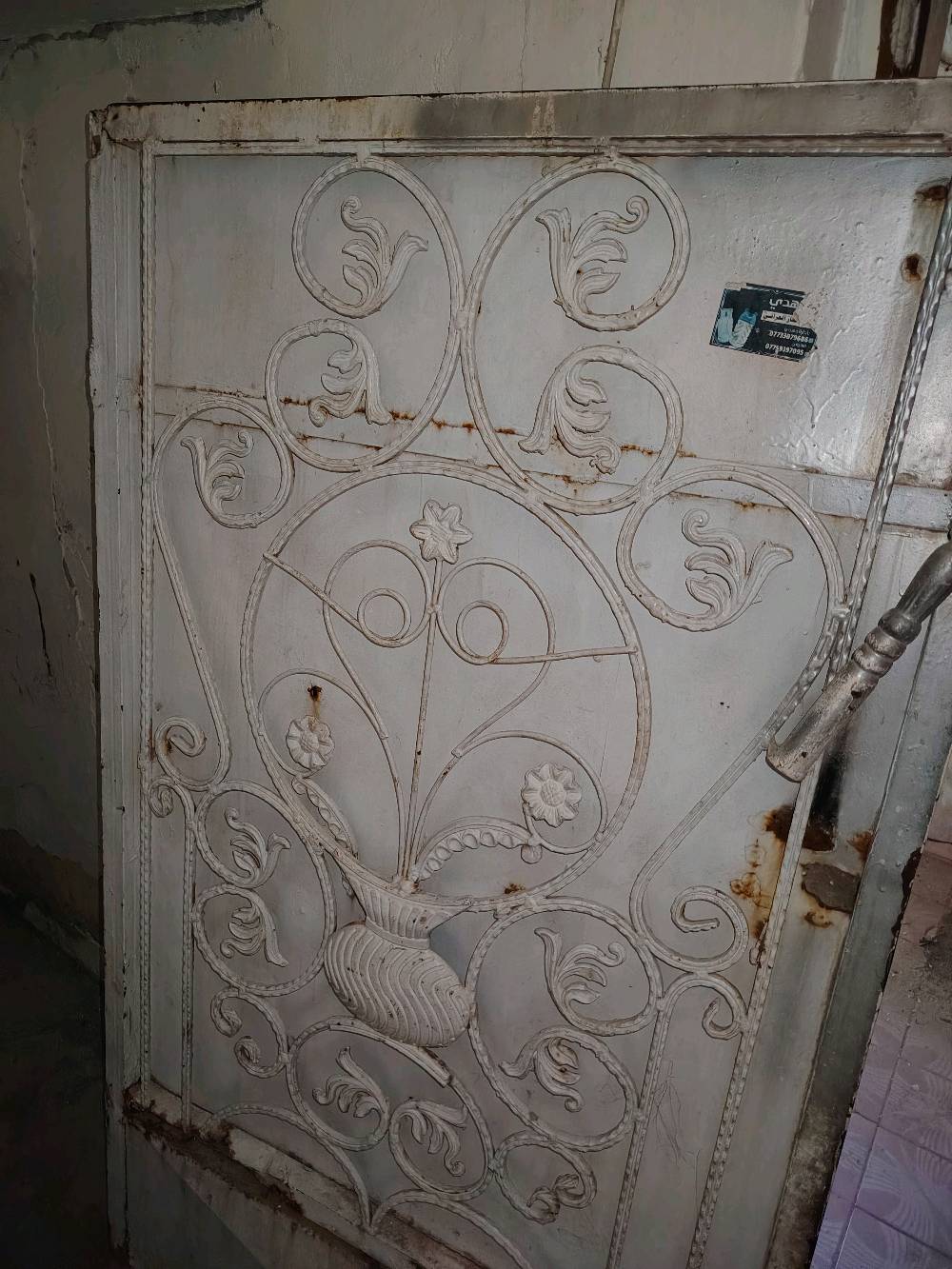 باب حديد عرض متر للبيع . بغداد / الغزالية . 
***********