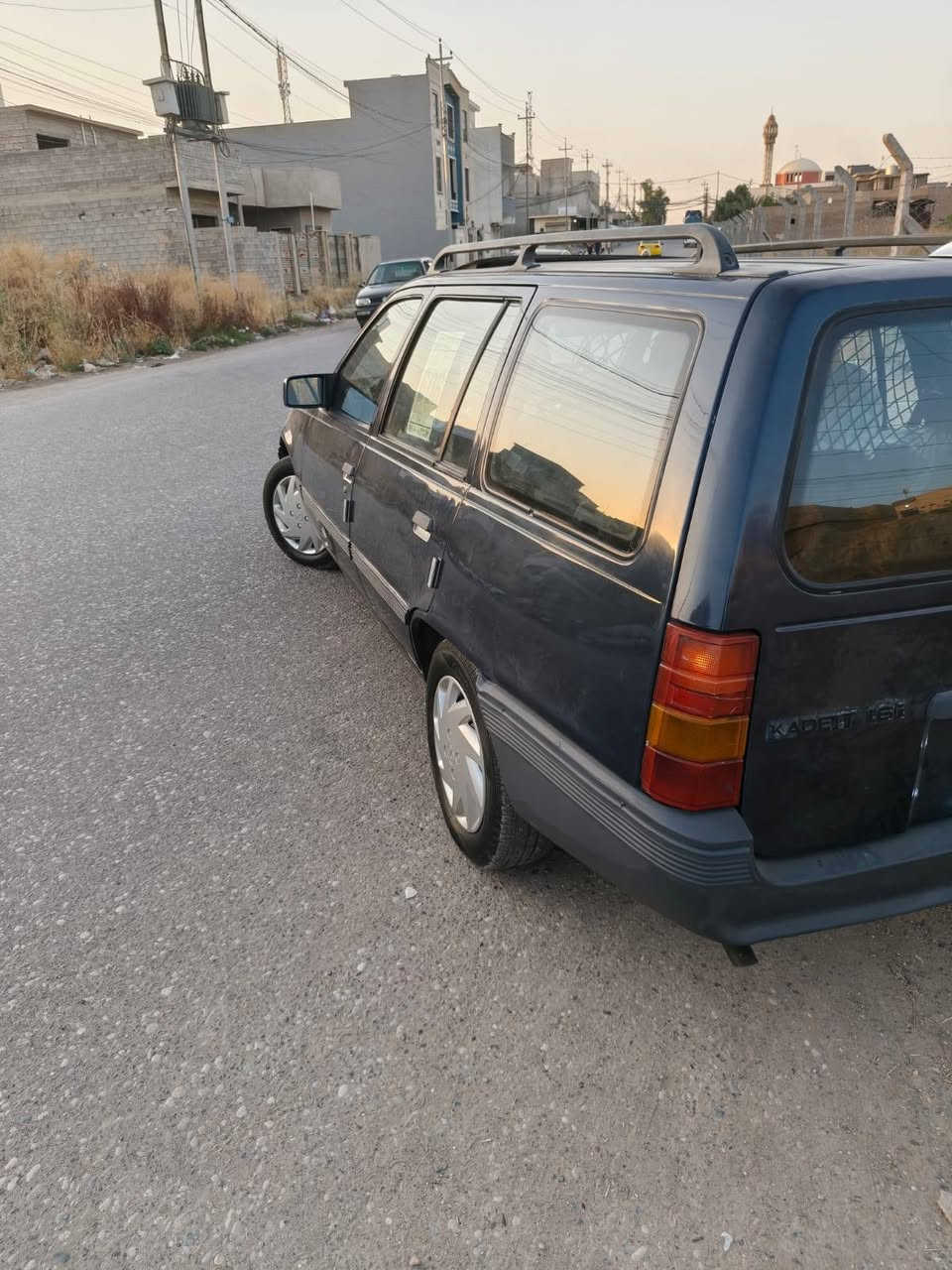 كاديت موديل ٩١
مكينة حجم ١٦ بيها نفخ فقط بدون تنقيص او دخان كير شرط
رقم نينوى دولي شرط التحويل شرعيها بالموصل الجانب الايسر
 سيارة نظيفة وبلادية حيل جديدة صبغ حزام جمالية فقط
 داخلها نظيف بطاين ابواب شركة ودشبول كله شغال وايرمنيه كلها شغاله
 فتحة سقف بيها (سلايت) 

عنوان السيارة موصل الايسر
***********

سعرها ٣٤ وبيها مجال
