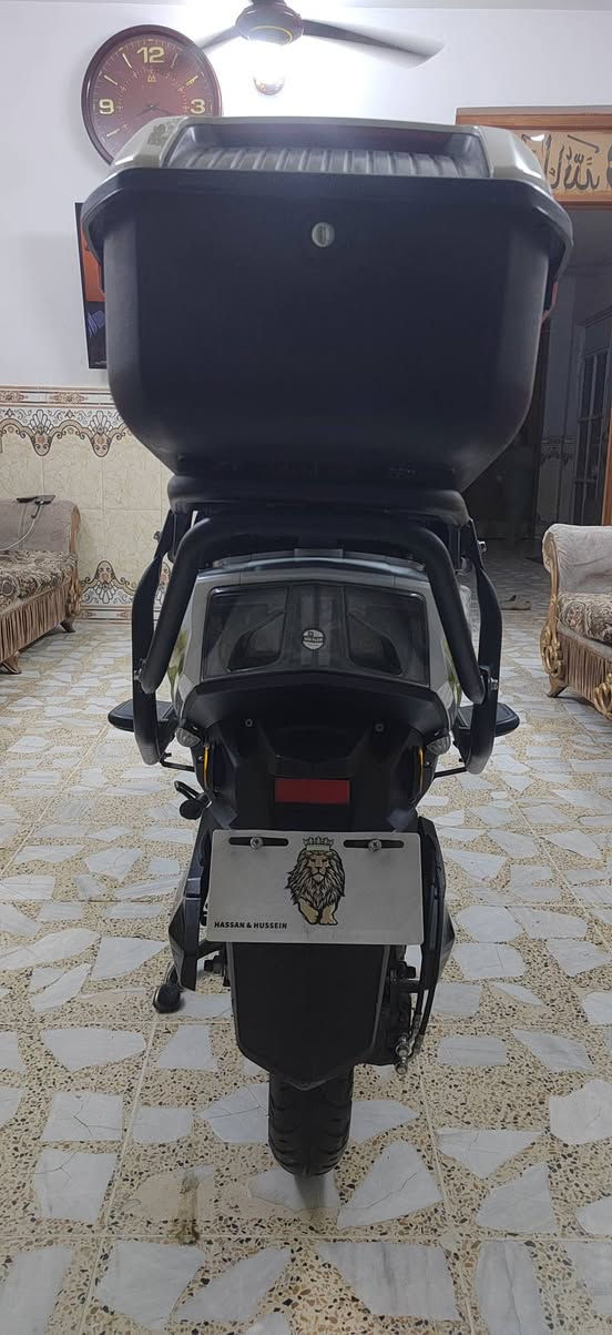 سلام عليكم دراجه شحن جديده جدا بطاريات مسطره اي نقص فول السعر٦٥٠ وبيها مجال مكاني بغداد حي ور***********
