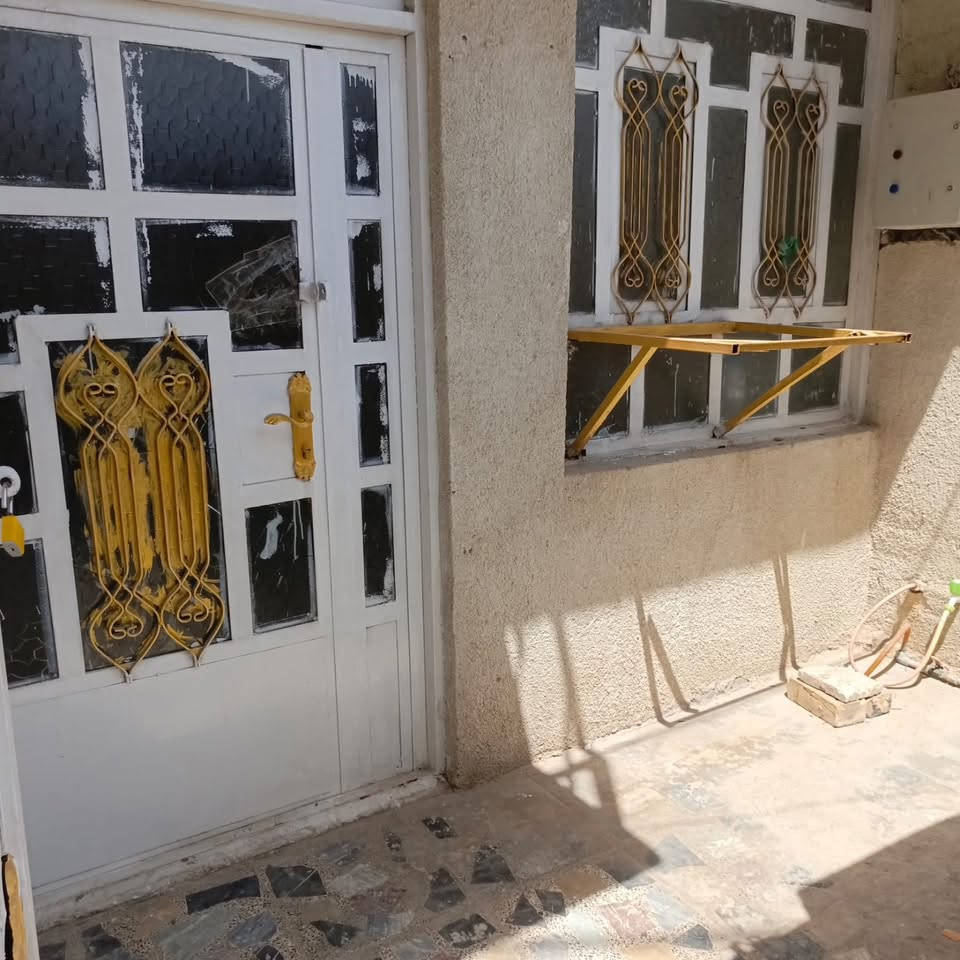 بيت للبيع50م
السريدات بدايت المربع الثالث
للاستفسار تواصل مع صاحب الرقم 
***********
