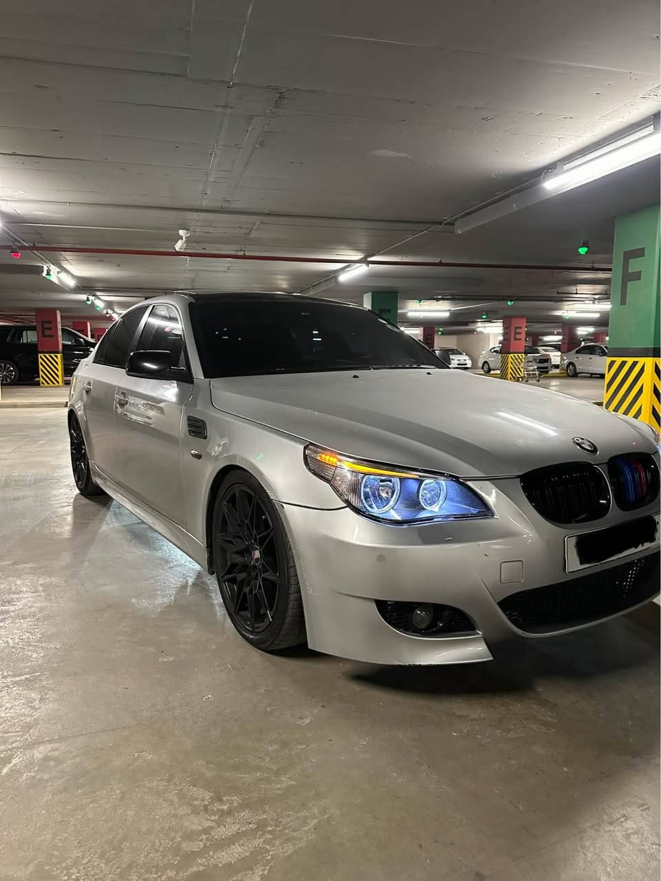 BMW E602005
مۆدیل2005 525مەکینە سەقەرە  بـێ سبوغ کلینە پێش و پشتی کامل کرایتە ئێم ویلی ئێمە فول مواسەفاتە سلایتە ٥پەردە گێر مەکینە ئەکسل تەبرید بەشەرت لەسەر دەقی شەریکەی مایتەوە هەموو شتی نوێیە هەمووی لەسەر دەقی بیلادیە 
سعر٧٥ وەرەقە و مەجالەکی برایانە
گۆرینەوە دەکەم بە شتێک بە دلم بێت 
شوێن هەریری شقلاوە 
ژمارە مۆبایل*********** واتساب ☎️ أربيل, العراق
