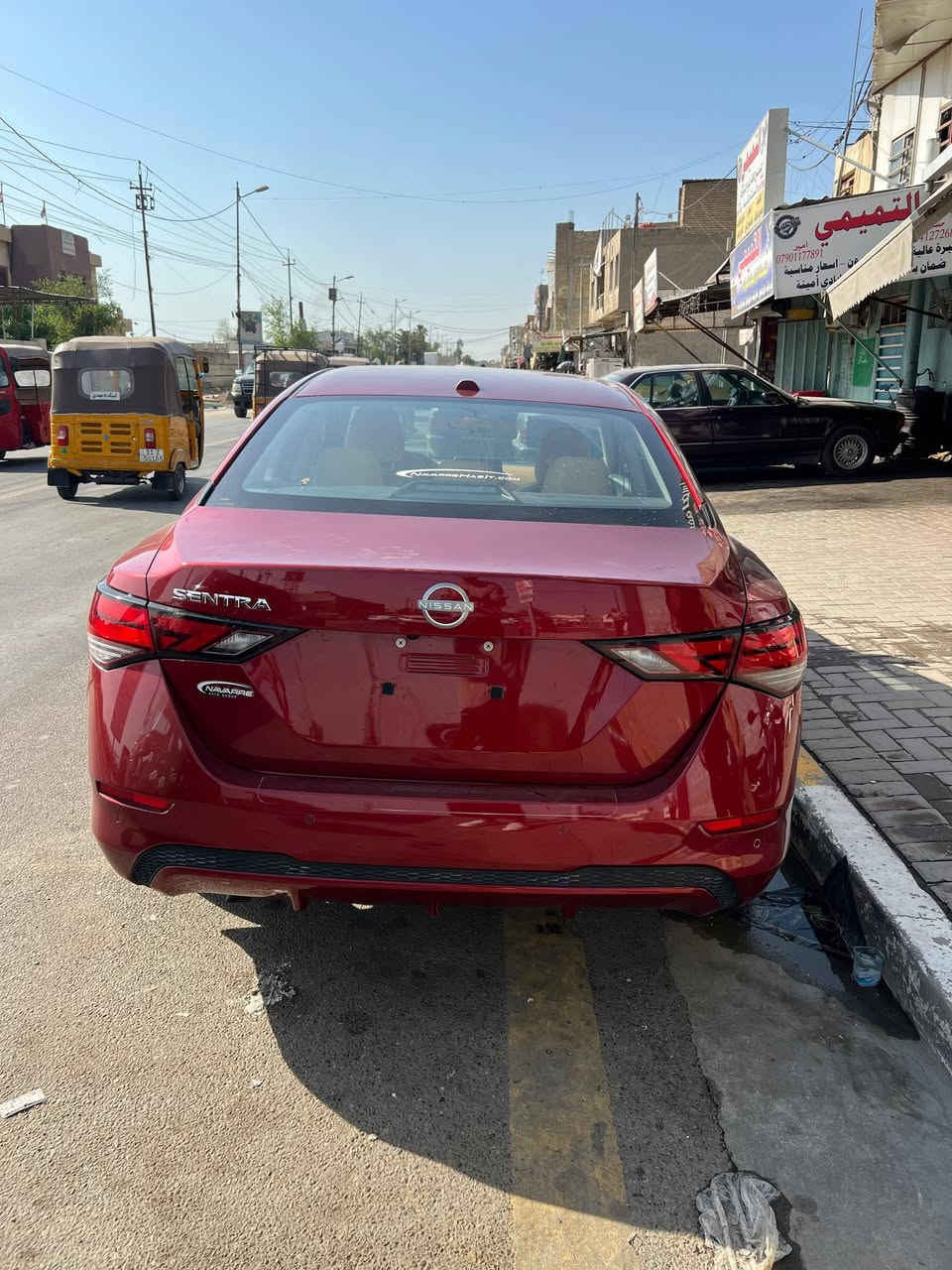 سلام عليكم 
نيسان سنترا موديل 25 رقم بغداد حره باسمي تحويل ثاني يوم السيارة فول مواصفات الداخل سبشل فتحه سقف الكشن السائق كهرباء حادثها فقط بنيد وبالجاملغ بارد صار بي شويه فقط السيارة جديدة بمعنى الكلمة ماشية ٧ ميل   مكاني بغداد الحرية للاستفسار الاتصال على الرقم ***********
