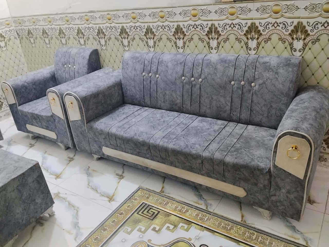تخم للبيع نضيف كلش مامستخدم 5قطع كامل السعر 260وبيه مجال قليل للشراي فقط ألاستفسار ***********
