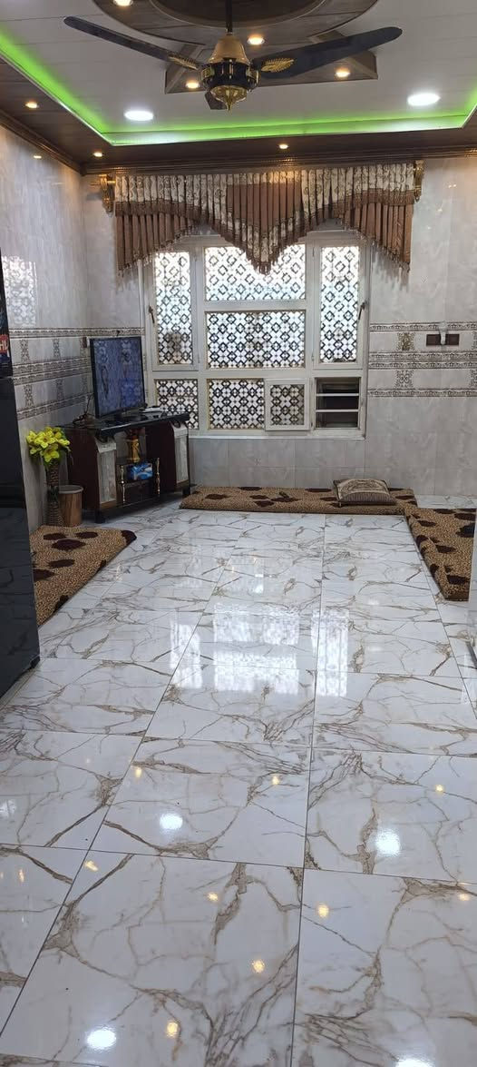 السلام عليكم يوجد دار للبيع في الخويلص قريب من المدارس طابو صرف المساحه 245م بناء حديث طابقين سيراميك وسقوف ثانويه للاستفسار رقم الهاتف ***********
