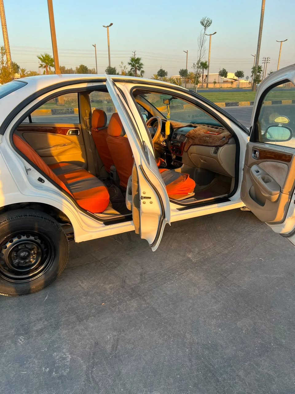 نيسان سني 2007لون ابيض ثلجي محرك اسود 1800وكير عادي وتبريد ثلاجه 🥶 وتدفأئه كله شغال رقم بغداد دولي بسمي   بيه 3قطع صبغ بدون دواخل جاملغ امامي وبنيد وجنطه صبغ بدون دواخل جام كهربأئي السعر 75وبيهه مجال مكاني الانبارالكرمه ***********
