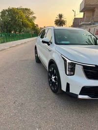 سورنتو فول 4كامرات داته شو  جلد  ويل 20  تتقدم وترجع بالرموت   ماشيه 1...
