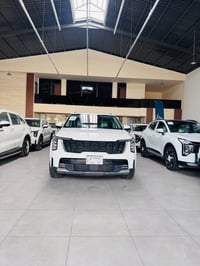 للبيع  كيا سورينتو 2024 خليجيه. وكالة الدولية على ايد وحده من الشركة س...