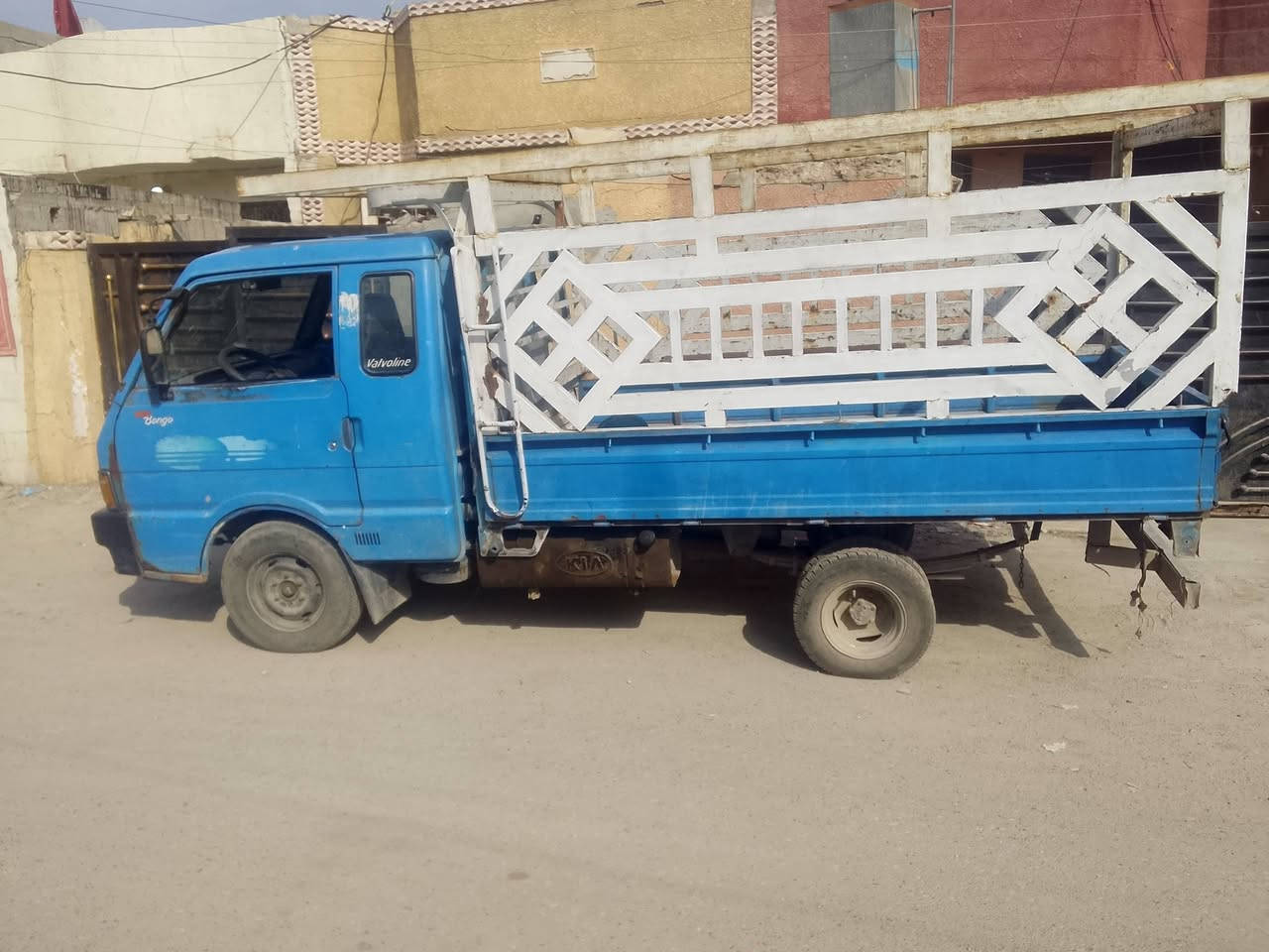 يه بنكو موديل ٩٤ رقم بابل رقمه الماني سعره ٣٨سياره خير من الله لاطخه وصبغ ترايهه للبصره العنوان بغداد ***********
