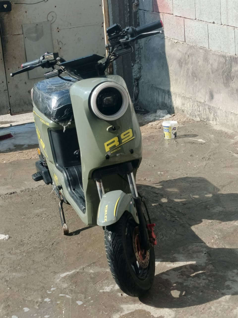 بطاريات 32 ستخدام شهرين فقط
سعر 450 مجال بسيط 
مكان بصره كرمت علي شارع لطيف 
وتساب ***********
