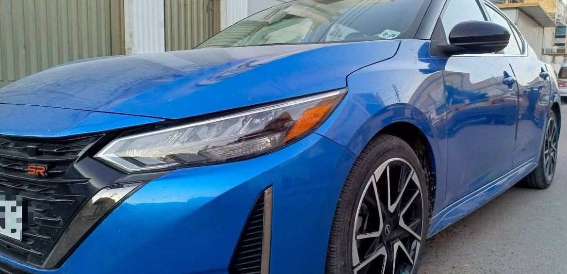 نيسان سينترا 2024 SR Plus أعلى فئة
عداد المسافة : 6 الف (  زيرو )

السعر  160$ وبيها مجال للشراي

حجم المحرك : 2000 (4 سلندر)

((((مرقم أربيل وجاهز سنوية لـ نهاية 2030))) 

فـــول مـــواصفـــات 1/1

ضرر فقط بداية بنيد صبغ موضح بالسونار

فتحة سقف سلايد

سقف بانوراما أسود بلادي

 بصمة ابواب 

بصمة تشغيل 

تشغيل عن بعد 

سستم سماعات  

شاشة دشبول 

كاميرا °360

‏‎كاميرا امامي 

كاميرا جانبي

كاميرا خلفي

اوتو هولد 

اوتو ستارات 

اوتو ستوب 

رادار امامي 

رادار جانبي  (نقاط عمياء)

رادار خلفي (التحذير من الاصطدام)

حساسات امامي

حساسات جانبي 

حساسات خلفي 

نظام (𝐄𝐂𝐎)

نظام (𝐍𝐎𝐑𝐌𝐀𝐋)

نظام (𝐒𝐏𝐎𝐑𝐓)

كشنات جلد

كشنات كهربائي

كشنات هيتر

تحكمات استيرن

لايتات ليـــLEDـــد عدسة زينون بلادي

بكلايتات ايـــLEDـــد بيلادي

السعر 160$ وبيها مجال للشراي

مكان السيارة بغداد الحسينية 

متواجد إتصال هاتف + واتساب
(***********)
