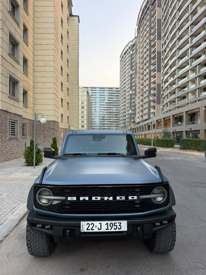 Ford Bronco v6
برونكو
محرك 6 سلندر 
ماشية 37 ميل
سيارة فوول مواصفات و نظافة مبين من صور
5 دكم 
دبلات اصفر
لون ازرق مات من امريكا
عليها سيستم اكزوز رابتر ( صوت طرب)
و عليها سيستم صوت داخلي 
٥ كامرات و رادار ٣٦٠
شاشه كبيره و شغال 
بيها جاملغ و باب سايق بدون شاصي حادث جانبي 
كير و محرك و اكسل و كهربائيات ما مفتوح و على وضع الشركة نظافة %100

سعر ٣٣٥

***********
