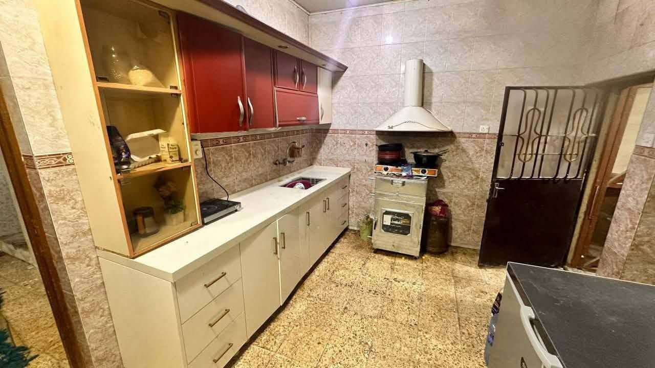 بيت طابقين مؤثث وجاهز للايجار فترة الزياره
150م البيت كامل من أي شي مفروش ومؤثث 

يحتوي على 

4غرف نوم 

صاله كبيره 
استقبال 
صحيات داخلي خارجيه 
مطبخ جاهز 

للاستفسار *********** 
⛔⛔⛔⛔⛔⛔⛔⛔⛔⛔⛔⛔⛔⛔⛔⛔
