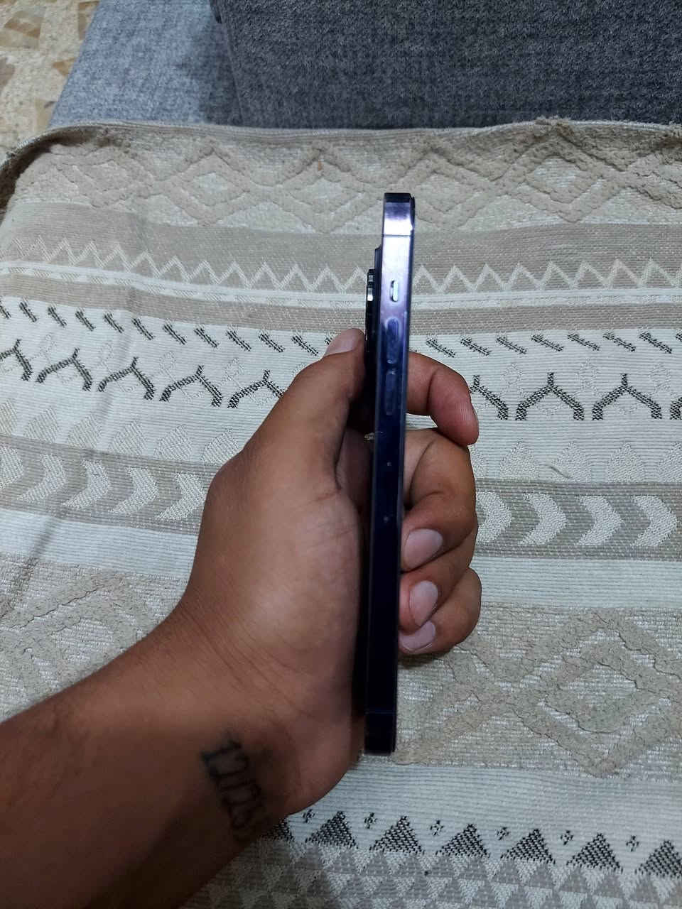 سلام عليكم للبيع ايفون 14برو ماكس جهاز كلش حلو ونضيف ذاكره ٢٥٦بطاريه ٧٩ شحنه مرتب جهاز مكفول مبدل فقط شاشه زينه ٣خيارت دقه ولمس فوللللل فيس ايدي شغال  وكامل رايده ب٦٧٥ وبي مجال مكاني نجف حي ميسان وهاذه رقمي ***********
