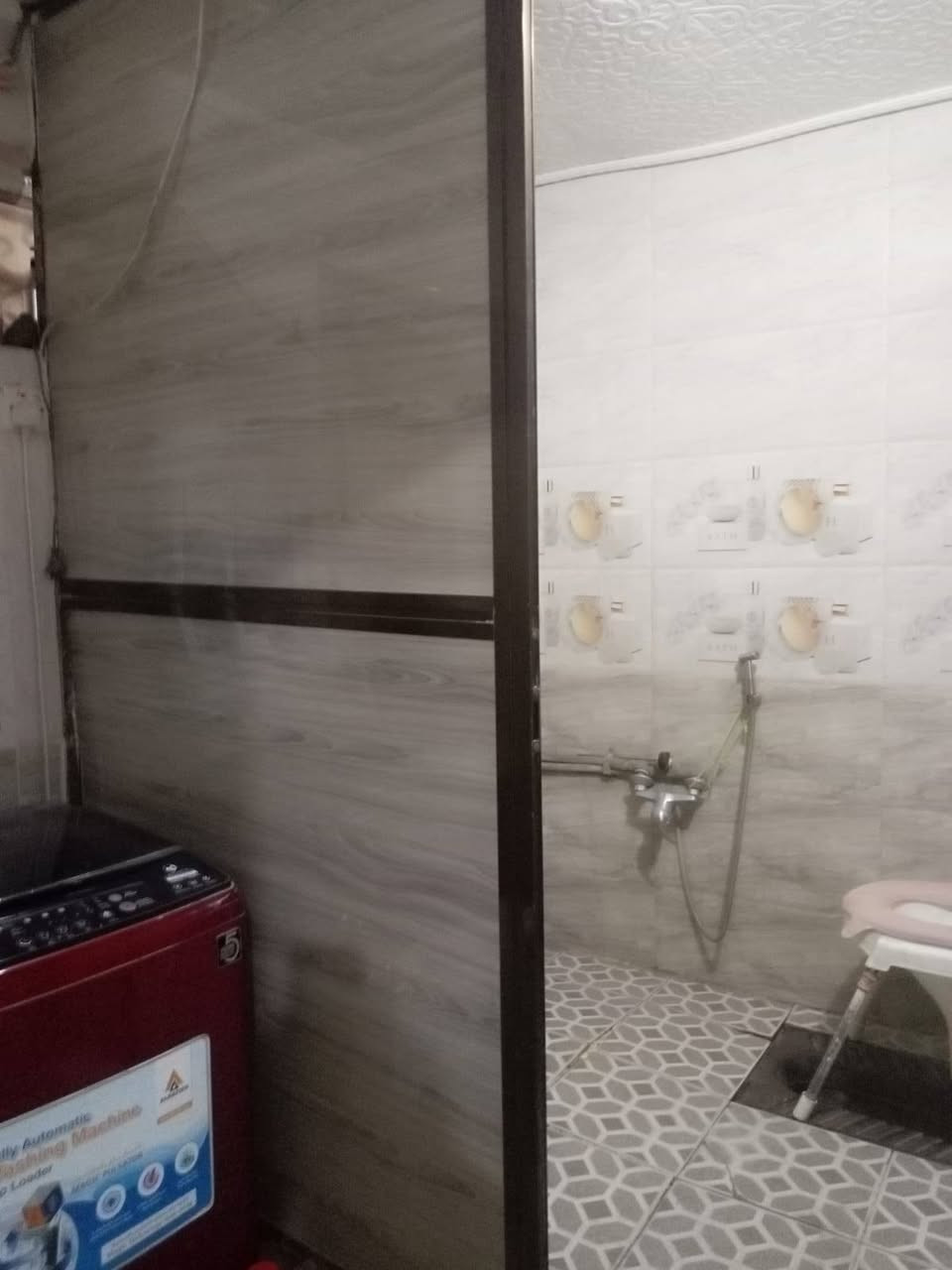بيت للبيع مساحة 100متر مربع كربلاء نهاية شارع البوبيات طريق الحر عمود 105

70 مليون مع المجال
للاتصال على الرقم ***********
