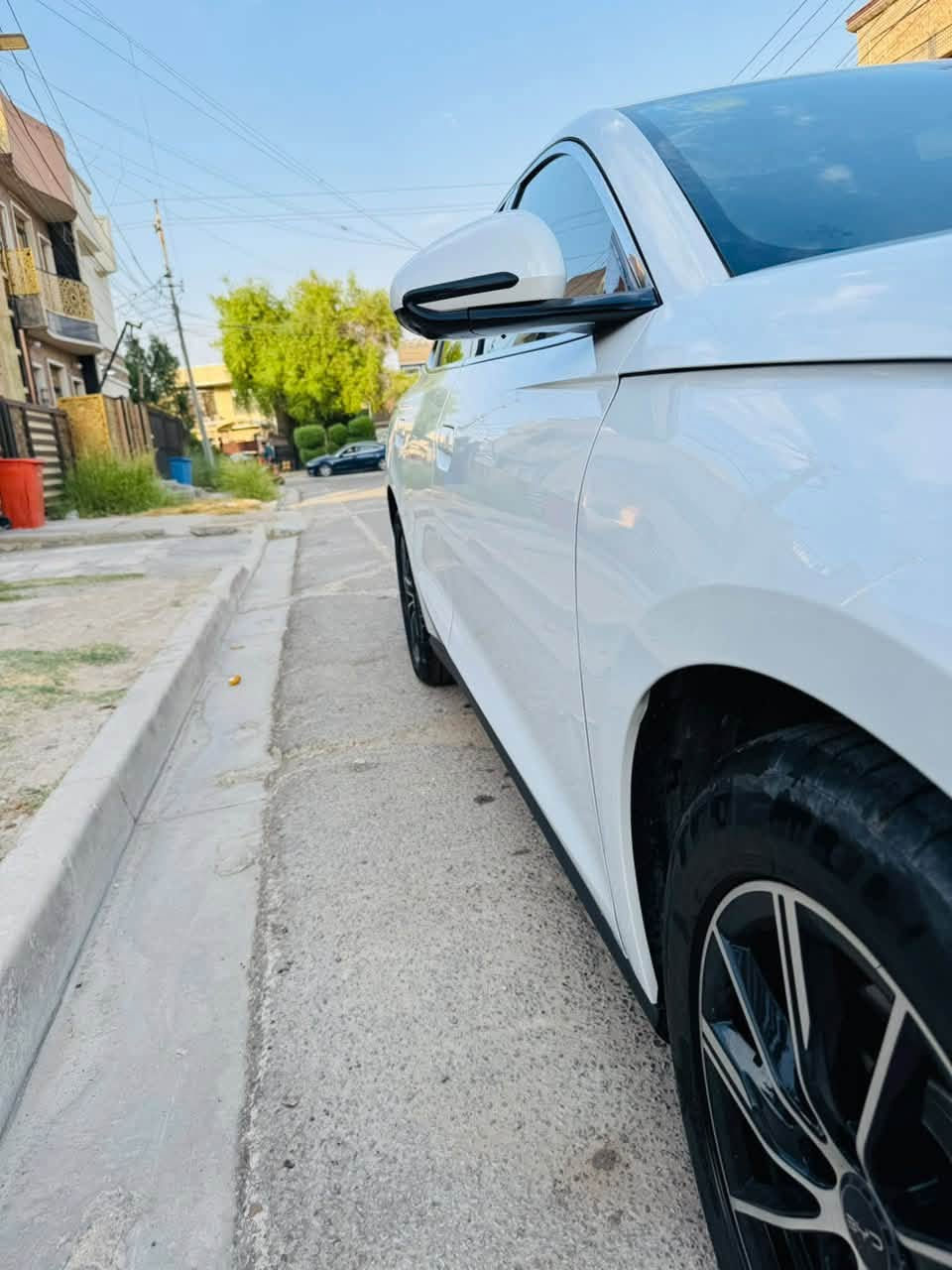 BYD 
سيل 6 بطاريه 120 كيلو موديل 2025
ماشيه 22000 كيلو سعر 16000$
هاتف ***********
