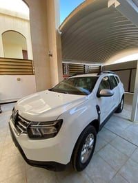 رينو داستر زيرو موديل 2025 سيارة فول مواصفات عدى فتحة  👇 4سلندر  محرك1...