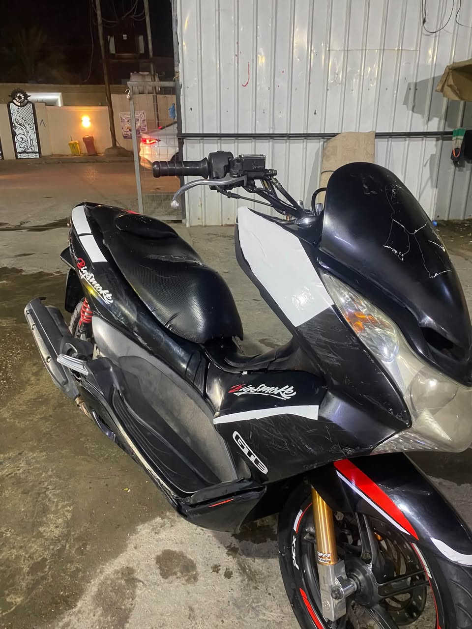 السلام وعليكم pcx الجيل الاول ياباني مكينه بل جيس ستاند حساس حساس زدحام تدفه يدات رايده ب٩٥٠ وبيه مجال قليل مكاني الجزيره السياحيه *********** بس واتس بي
