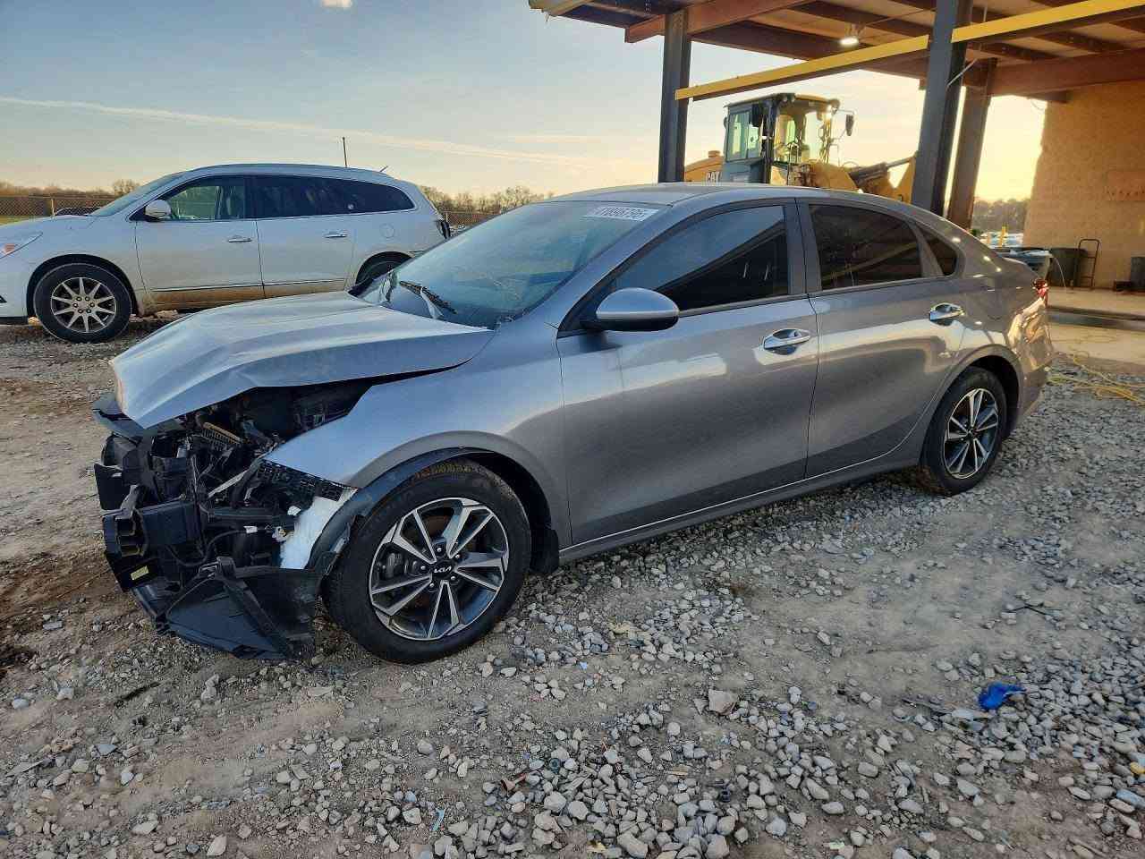 سلام عليكم كية فورتي 2024 دخول جديد كتاب شهداء سيارة معمرة تعمير حلو سيارة بس دك لوحات سيارة  العلوان بغداد  رقم لهاتف ***********

نص مكتوب في الصور:
- 41896796X