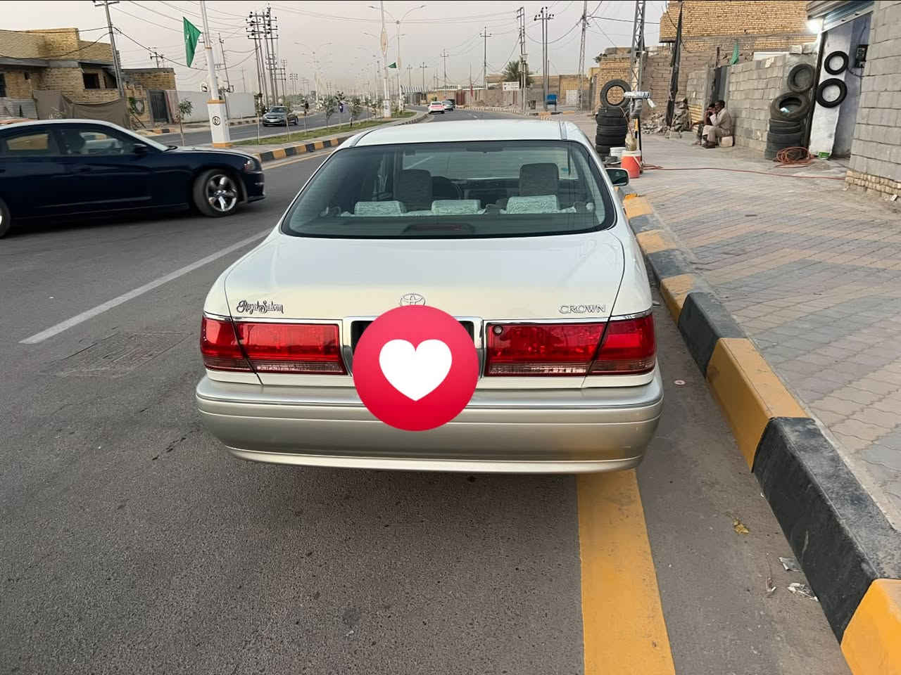 سلام عليكم ملكه خضراويه رقم ذي قار باسمي تحويل مباشر دكمتين اربع كشنات كهرباء لايت زنون لكزز يصعد وينزل السياره مكفوله من الكص والنقل والعيب الشرعي حداده جديده تواير طخم كامل قبل شهر شديته السياره كامله غير متواجد على الفيس ***********

