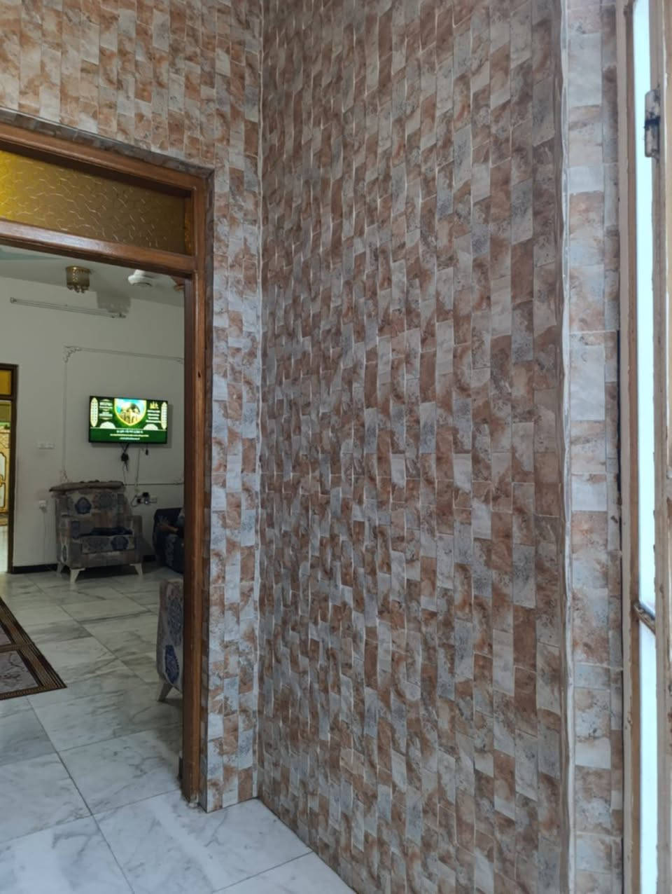 السلام عليكم ✋🏠 بيت البيع مساحة 250م طابق 1️⃣ واحد في حي اور في المربع الذهبي يتكون من غرفتين 2️⃣ 🛏️ نوم وصالتين2️⃣  واستقبال ومطبخ 🧑‍🍳 ومجموعة صحيات🚻 للبيع للاستفسار الاتصال..*********** وتسابhttps://chat.whatsapp.com/FxVb1eGmu0wHuniP0RmYnz
