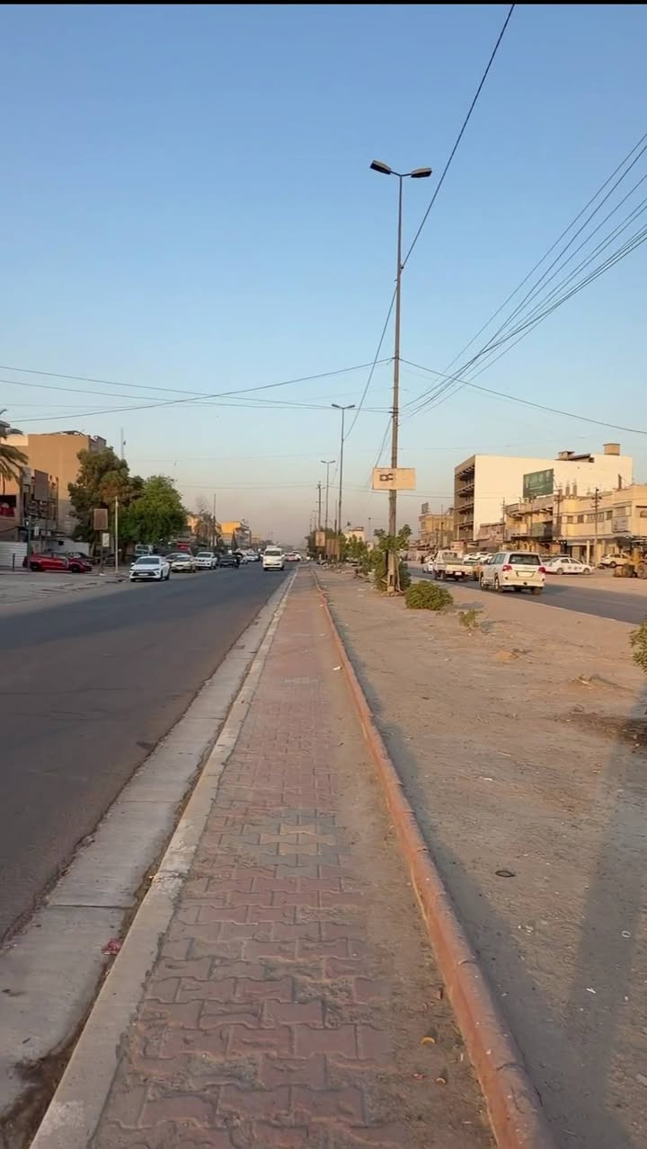 ‏سلام عليكم 🏢 اللهم صلي على محمد وآل محمد موقع استثمار 
بناية تجارية للبيع 📍 شهداء البياع قرب سوق رضا

على الشارع العام مباشر، تعتبر كاع الواجهة 🚗
12 نزال، 25

السعر مناسب جداً 💰

المساحة 300 متر

الاستفسار: *********** واتساب 📞

استقبل جميع العروض في حي الجهاد
