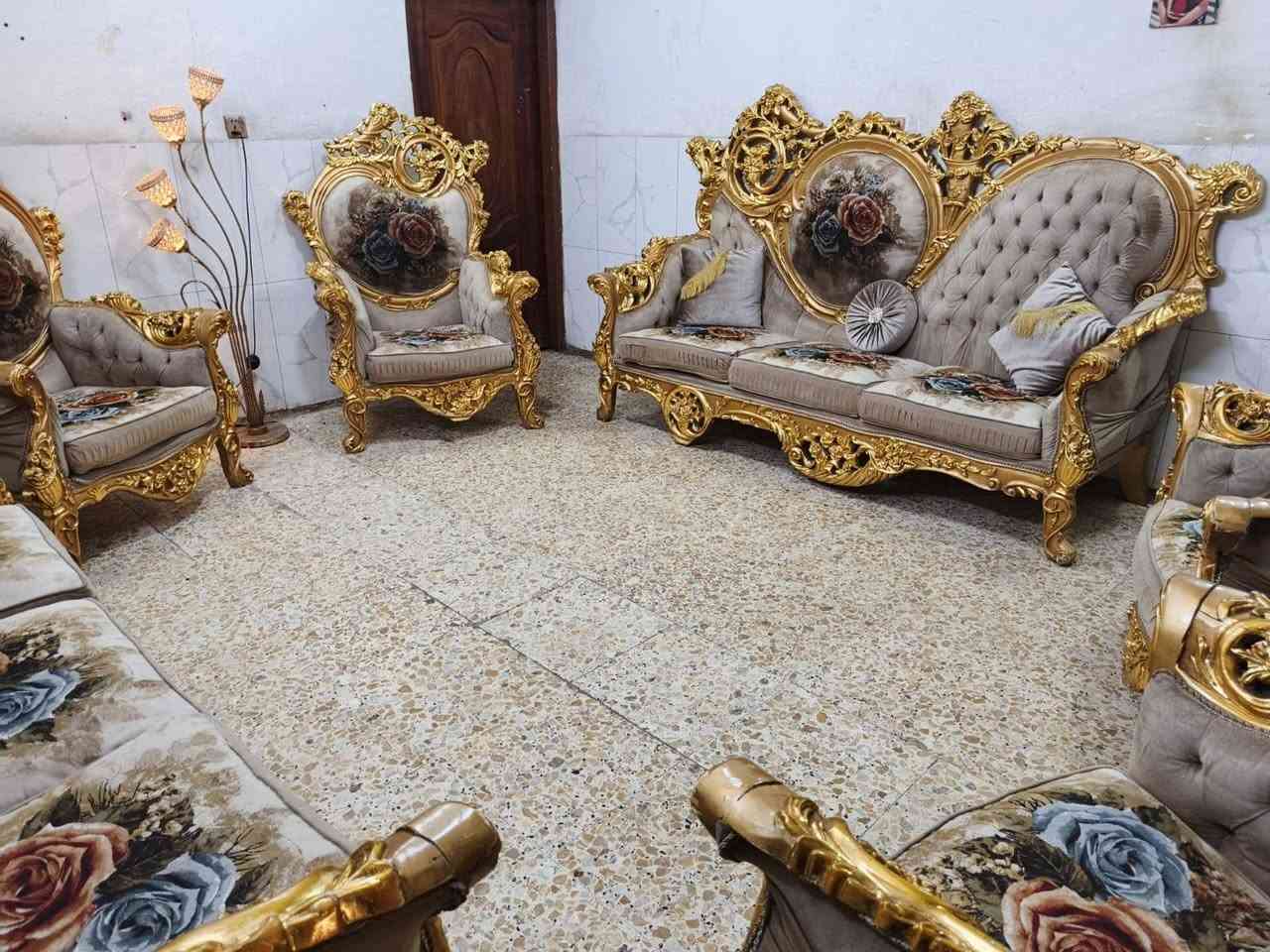 تخم زان مصري 10 مقاعد نظيف
سعره 575 وبي مجال مكان البياع 
اكو توصيل ب واتساب 
***********
