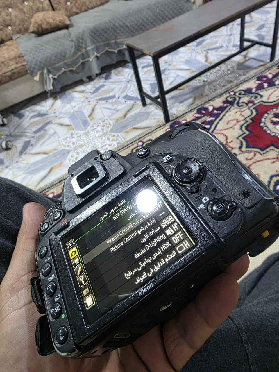 نيكون D750 • حالة جيدة • مع بطارية وشاحن
