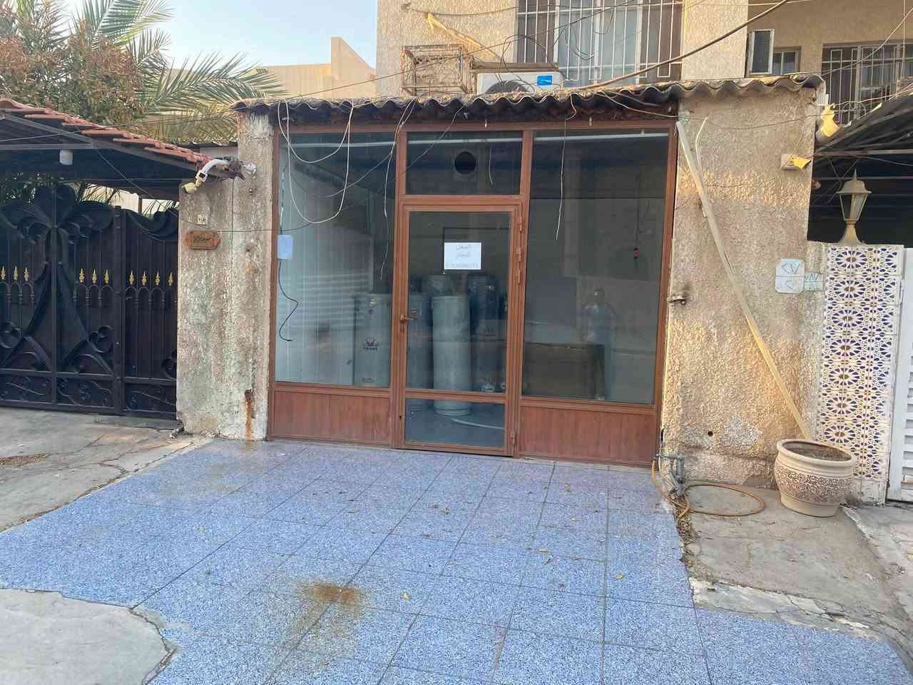 السلام عليكم
سخانات بور السعدي فوم وليس صوف تحمل ضغط عالي وبوستر ٢٠٠ لتر دبل هيتر واحد اقتصادي يشتغل على المولد والثاني وطني ١٦٠ لتر ١٢٠ لتر نقل وشد وين مكانك نجيك للبيت موقع المحل دخول شارع كازينو الربيع مجاور مدرسة القدس للاستفسار *********** مصطفى الكهربائي (( حي الجامعه ))
