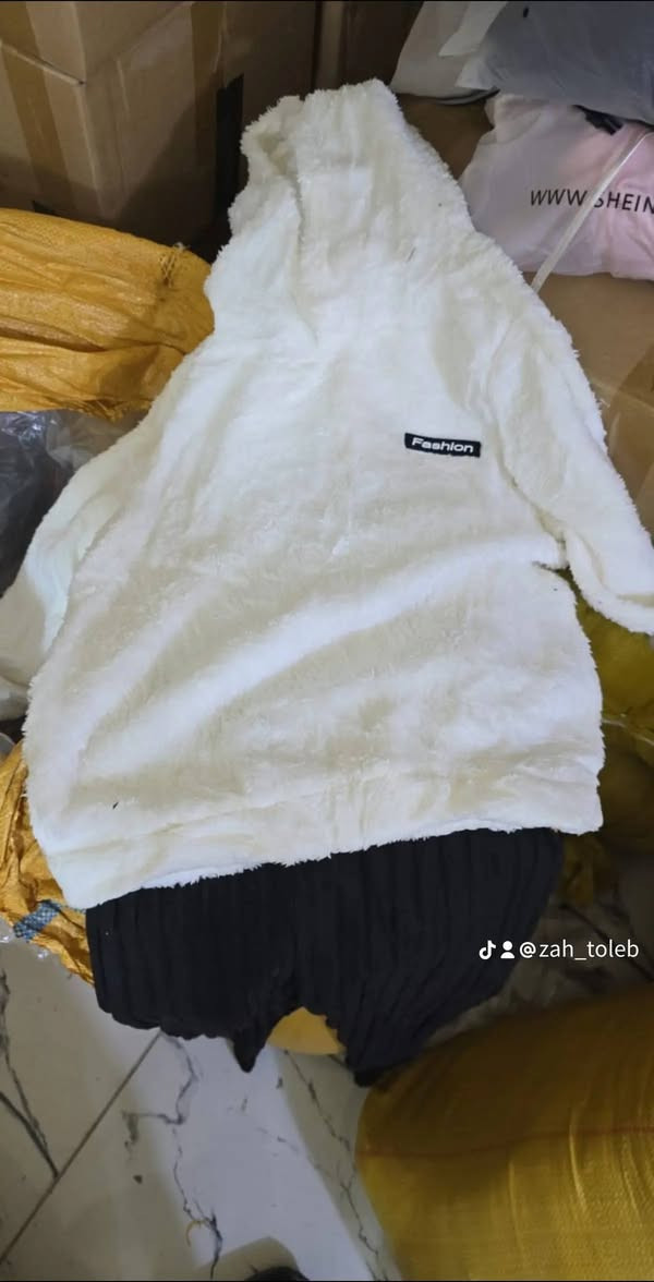 شي أن جديد تواصل واتساب ***********
تابعو بث ساعه 8 يوميا 
https://www.tiktok.com/@zah_toleb?_r=1&_t=ZS-9A5JnZGP6l0

نص مكتوب في الصور:
- @zah_toleb
- @zah_toleb تحمسوو بنات هذا نموذج للبضاعه الجديده تواصل ***********
