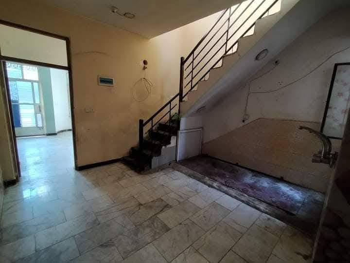 بيت للايجار بالدورة شارع 60
طابق ثاني معزول بالكامل
استقبال ومطبخ وغرفة نوم
وخدمات وبيتونة كبيرة ترهم غرفة ثانية
وسطحين
للايجار ب ( 350 الف ) قفل
للأستفسار *********** واتساب
