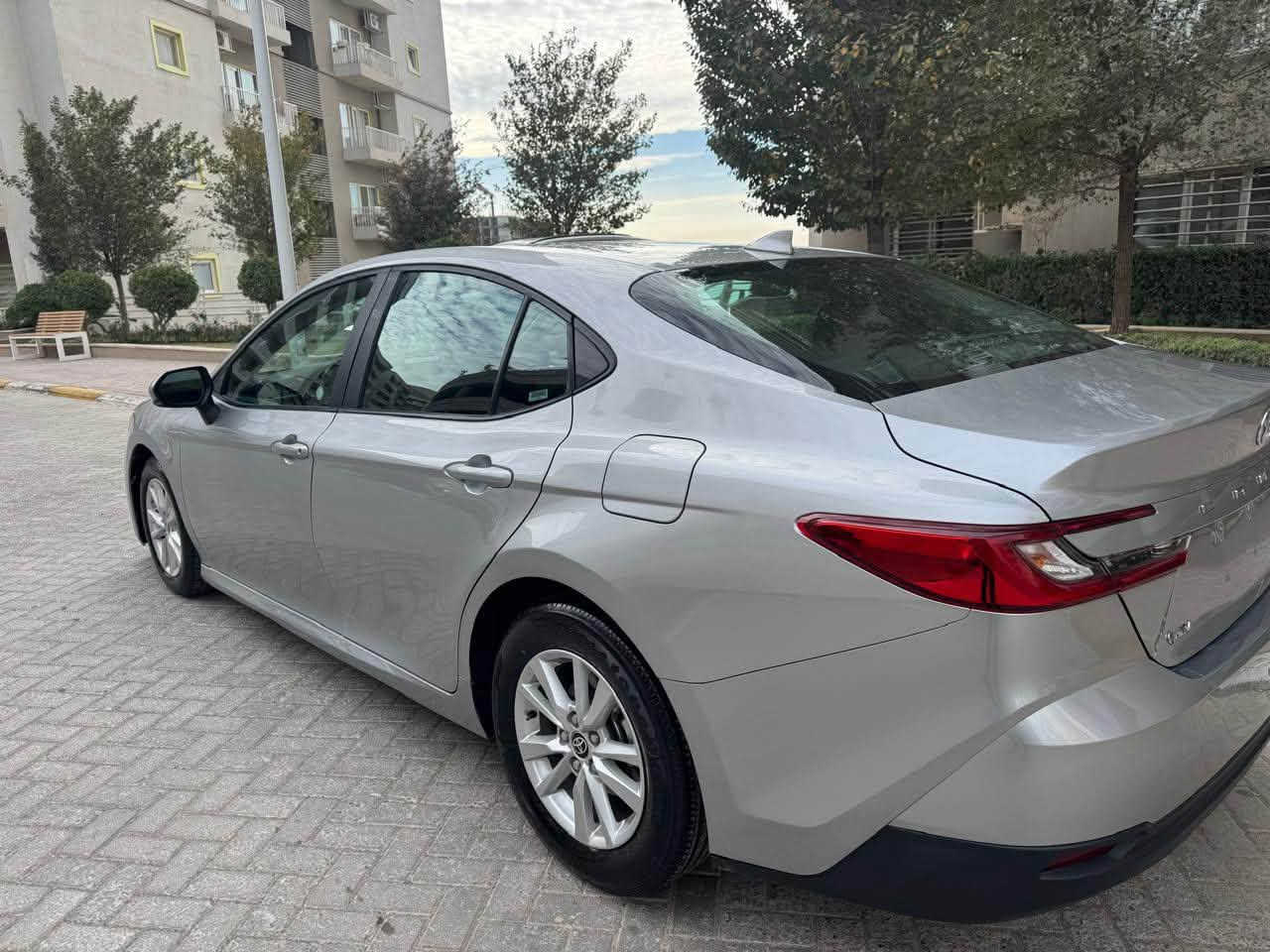 Toyota Camry Hybrid  LE  2025
تويوتا كامري هايبرد 2025 ) بانزين وهايبرد

اللون :- رصاصي ❤️❤️❤️‍🔥❤️‍🔥

الموديل 2025

السياره مرقمه سليمانيه- رقم و سنويه هزه جديده لحد 2031

المحرك 2500cc 

الحادث - 3 قطع صبغ

ايرباك سليم 

 👇🏻👇🏻👇🏻المواصفات👇🏻👇🏻👇🏻

• شاشة كبيرة

• كاميرا خلفية

• حساسات خلفية

• رادار امامي

• مانع تصادم

• تصحيح مسار

• مثبت سرعه

• مانع انزلاق

• استيرن متحرك

• نقطة عمياء

• مانع تجاوز

• حساسات مانع تجاوز

• بصمة تشغيل

• شاحن ويرلس

• اضوية اماميه زنون LED

• اضوية خلفية LED

• ليد زنون نهاري

• ويل قياس 16

• نظام ECO + TRIP

• نظام GPS + خرائط

• 3 أنظمة قياده ECO / Normal / Sport 

• اوامر صوتيه

• بلوتوث

• مدخل USB + AUX

للتواصل ***********

السعر 200$$

العنوان بغداد صليخ
