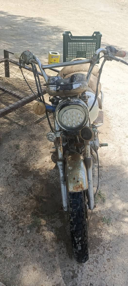سلام عليكم جوندة للبيع مكان بغداد المحمودية شغالة كاملة السعر 350الف اوراق بيها ***********/***********
