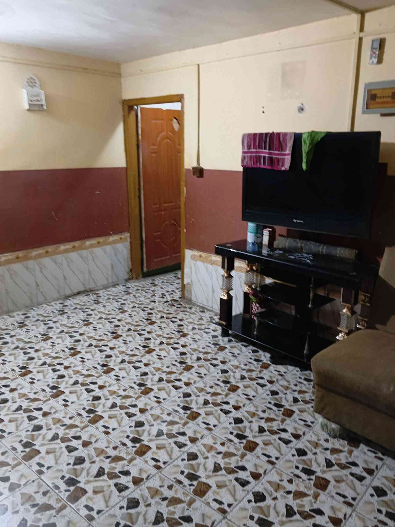 دار للبيع المساحه 125متر طابق واحد بناء نضيف 

حله ابو خستاوي طريق ياحسين قرب اسواق طريق الجنه 

خدمات كامله موقع حلوووو بناء نضيف قريب علا شارع كربلاء 

اصلاح زراعي مشمول بل تطويب ستمارة تمليك كامله خدمات كامله علا شارعين 

السعر 30 وبي مجال//***********
