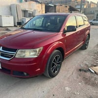 جورني للبيع موديل 2009 سياره مكفوله عدا باب خلف السائق بيه صبغ والهلال...