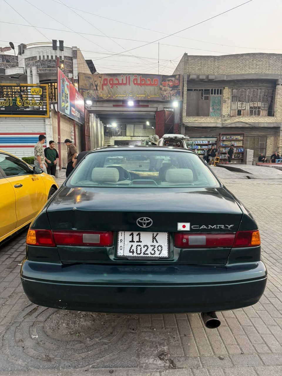 كامري محرك ابو الجف. 2200 الاقتصادي
محرك جديد مشدود بيهة 
تخم تاير جديد 
رقم انكليزي تحويل ثاني يوم 
تبريد ويه السويج 
السياره موديل1997
مكانها بغداد الحبيبيه.
هذا رقم راعيها ‏‪***********‬‏ أبو مؤمل
